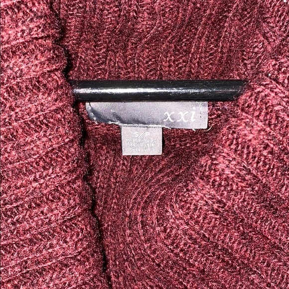 F21 | Cowel neck short sleeve sweater - Picture 3 of 4